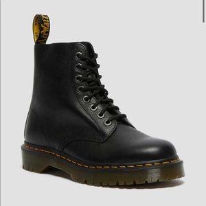 1460 pascal bex dr. Martens black
